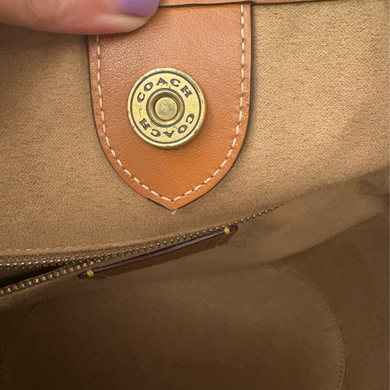 COACH馬車水桶包-3