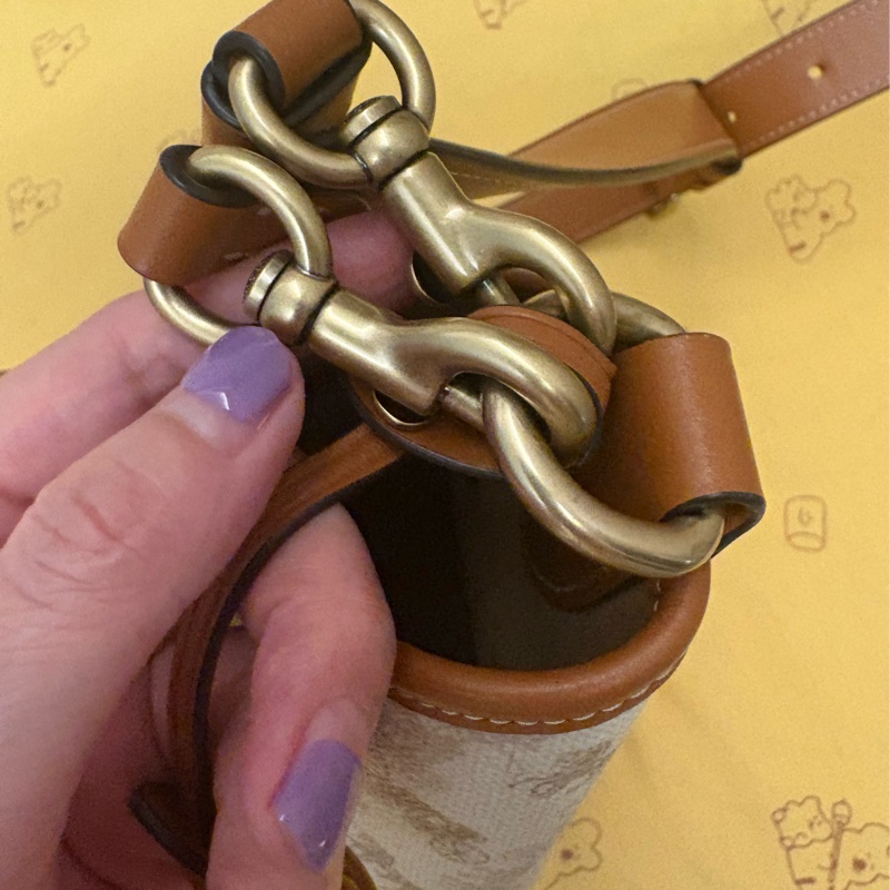 COACH馬車水桶包-11