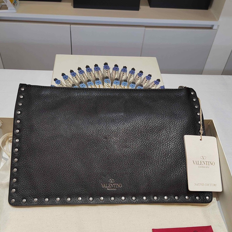 閒置新Valentino華倫天奴女士黑色柳釘大號手拿包，-0