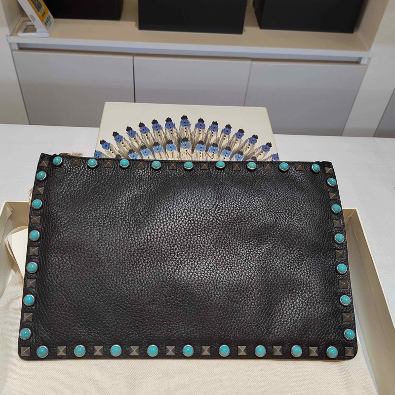 閒置新Valentino華倫天奴女士黑色柳釘大號手拿包，-1