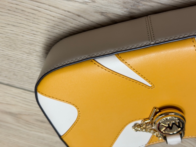 LYRA 小號肩背包-9