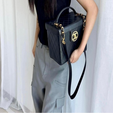 ChanelVintage 大金扣化妝箱相機包包 標齊