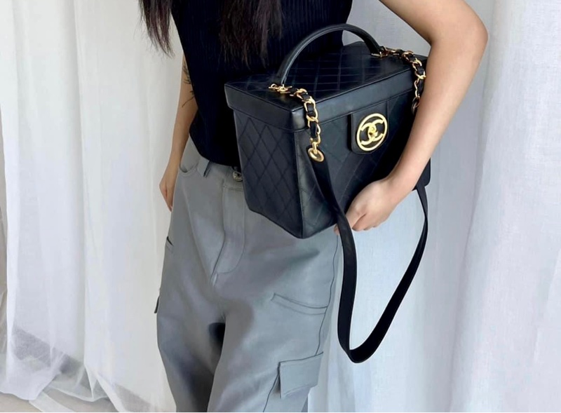 ChanelVintage 大金扣化妝箱相機包包 標齊-1
