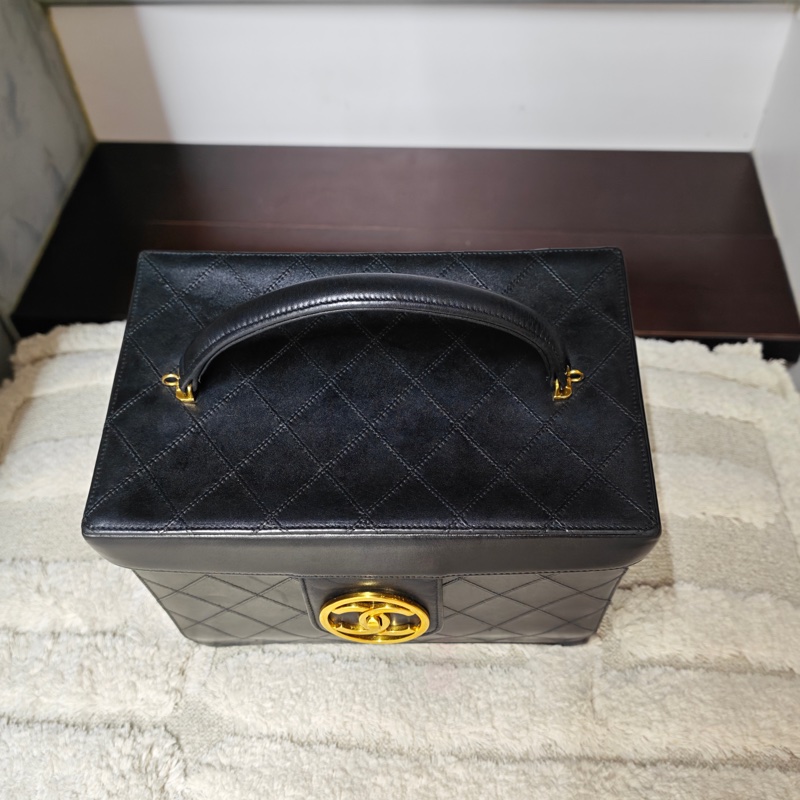 ChanelVintage 大金扣化妝箱相機包包 標齊-5