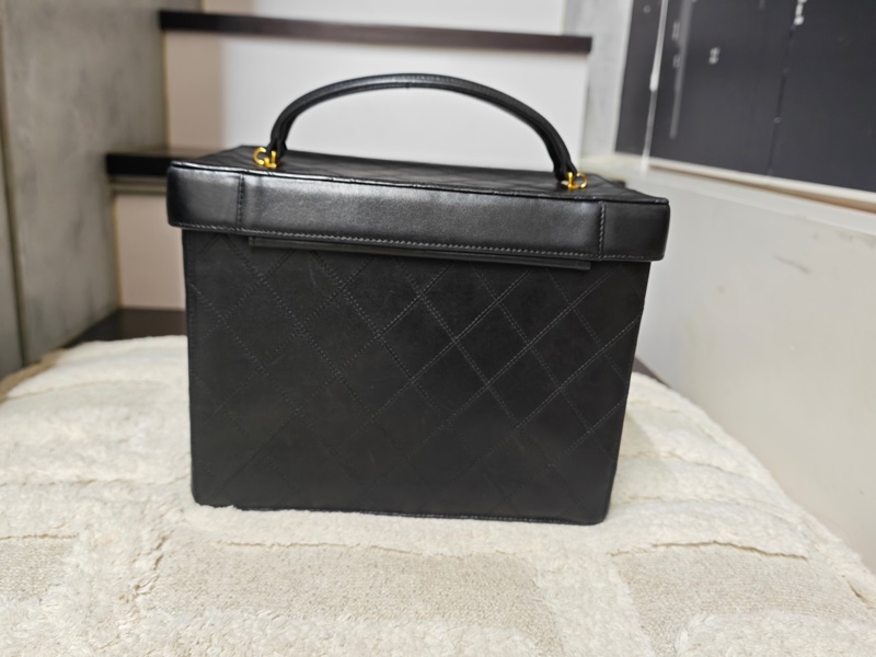 ChanelVintage 大金扣化妝箱相機包包 標齊-6