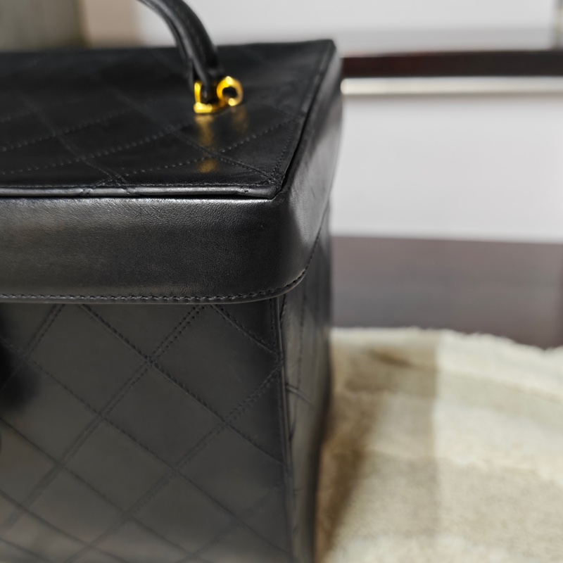 ChanelVintage 大金扣化妝箱相機包包 標齊-8