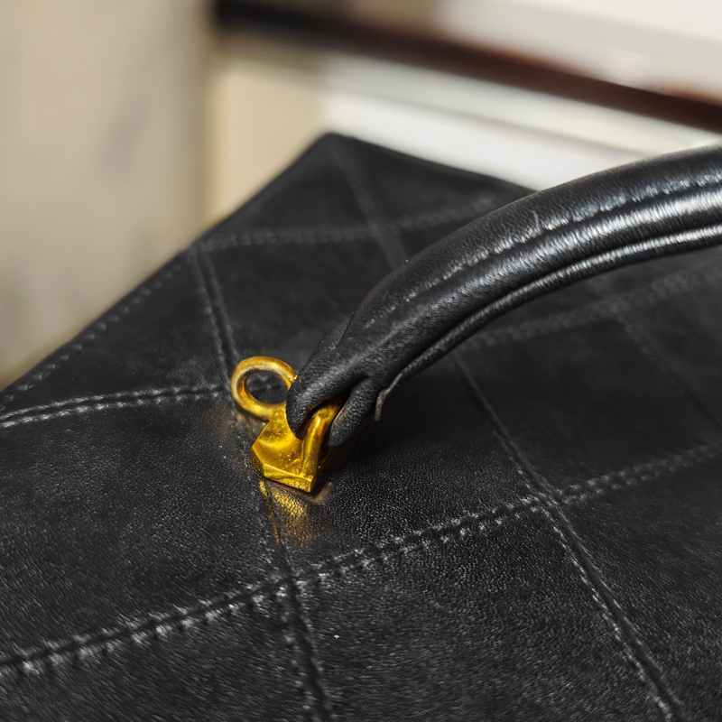 ChanelVintage 大金扣化妝箱相機包包 標齊-48