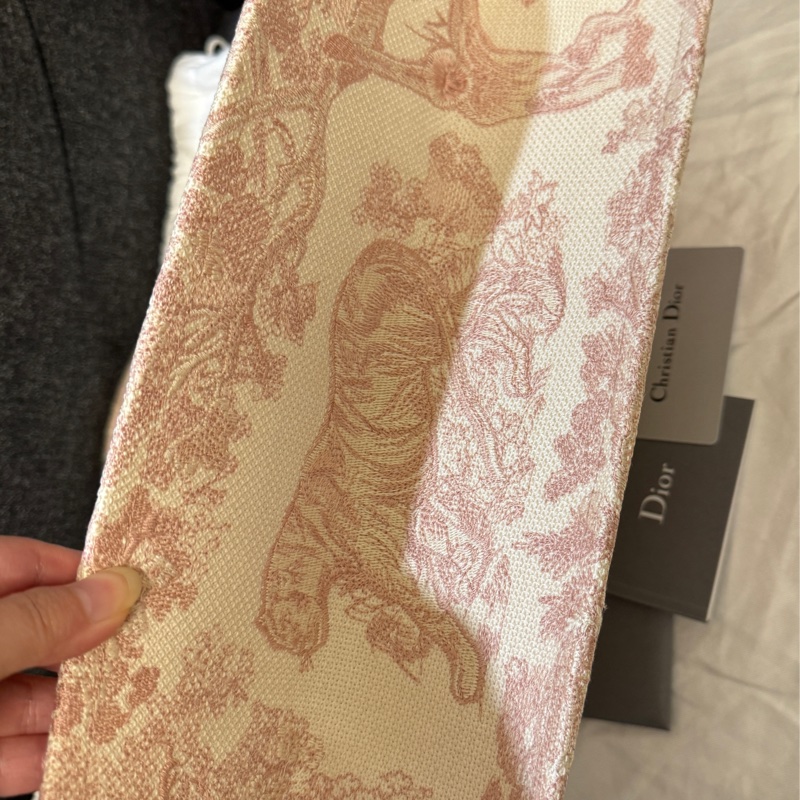 正品 Christian Dior M1296ZTDT 粉白Dior Book Tote 中型托特包-12