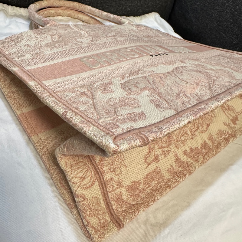 正品 Christian Dior M1296ZTDT 粉白Dior Book Tote 中型托特包-13