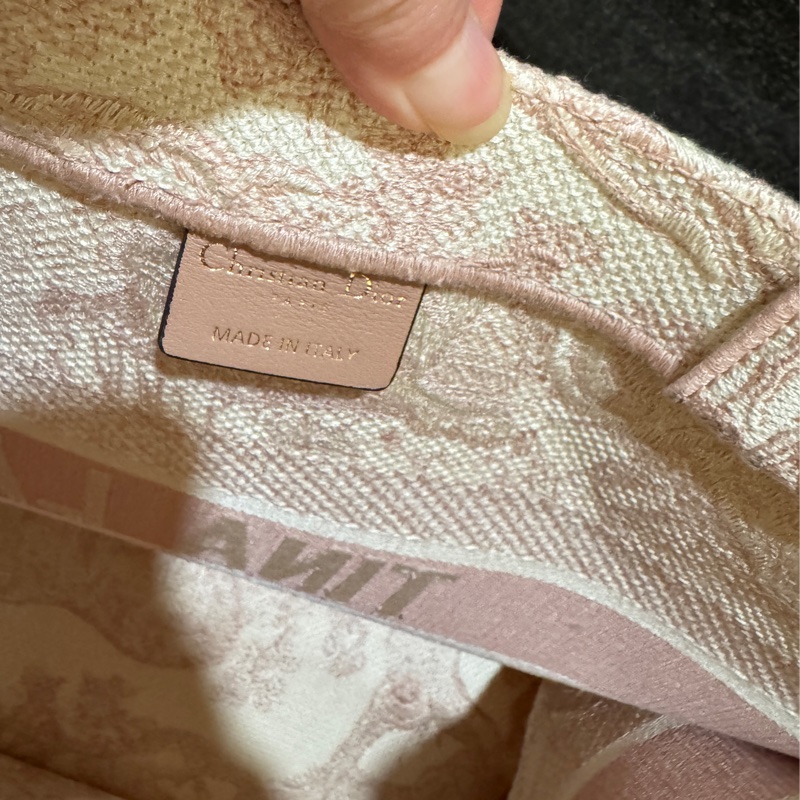 正品 Christian Dior M1296ZTDT 粉白Dior Book Tote 中型托特包-21