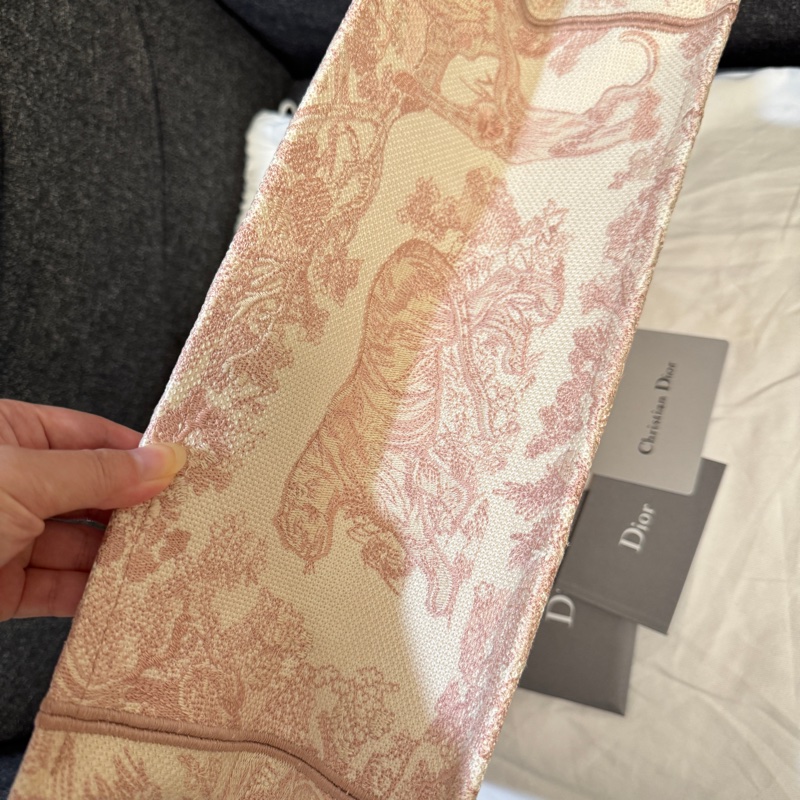 正品 Christian Dior M1296ZTDT 粉白Dior Book Tote 中型托特包-22