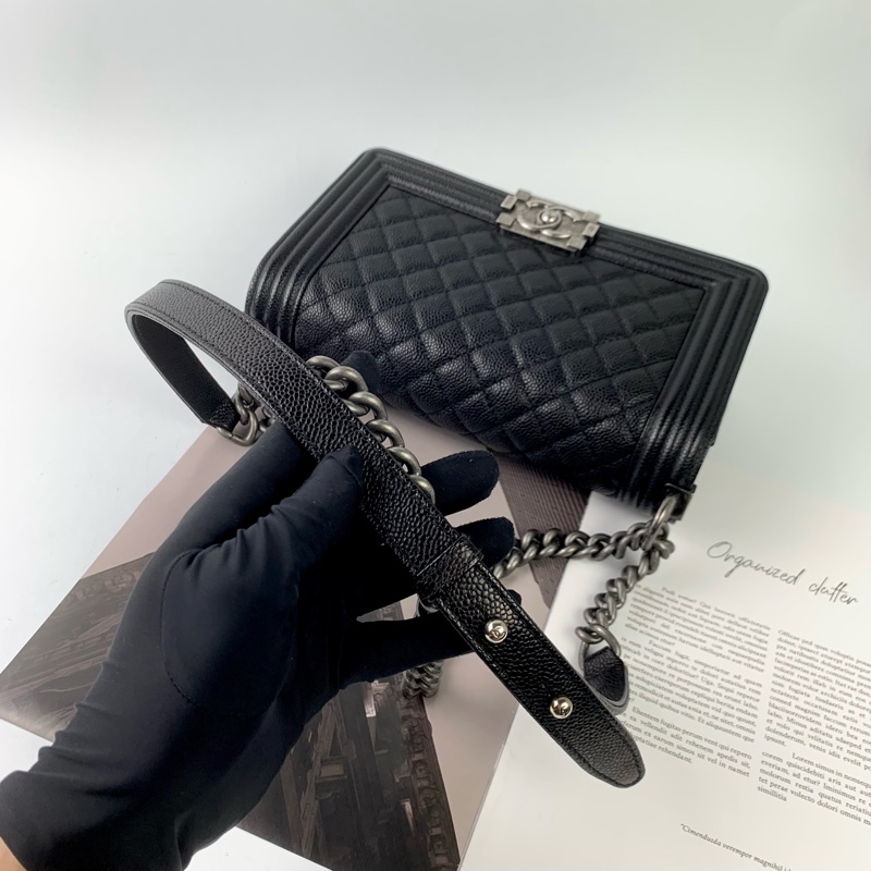 Chanel boy25荔枝皮黑銀-14