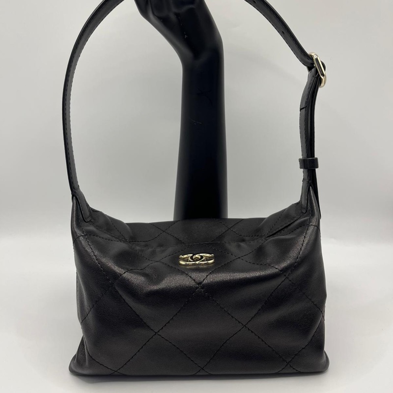 Chanel  26P Hobo黑色菱格紋腋下包 small size小號-0