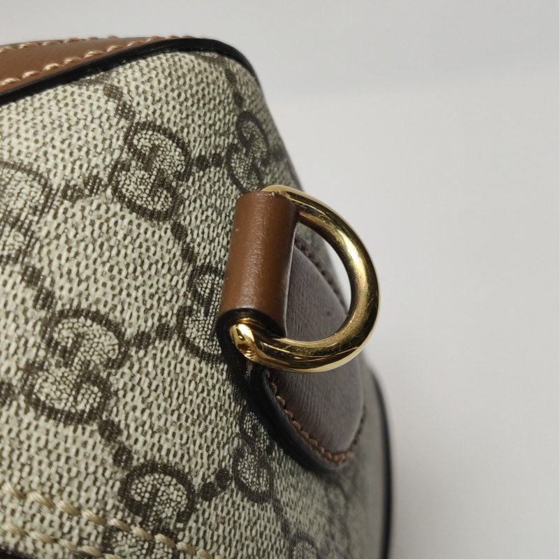 Gucci 牛皮雙G老花皮標Logo斜背包行李箱包-11