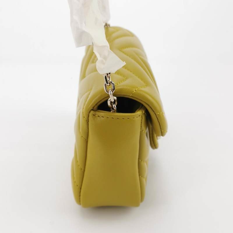 Gucci GG Marmont迷你羊皮V紋絎縫雙G標誌口蓋包斜背包-3