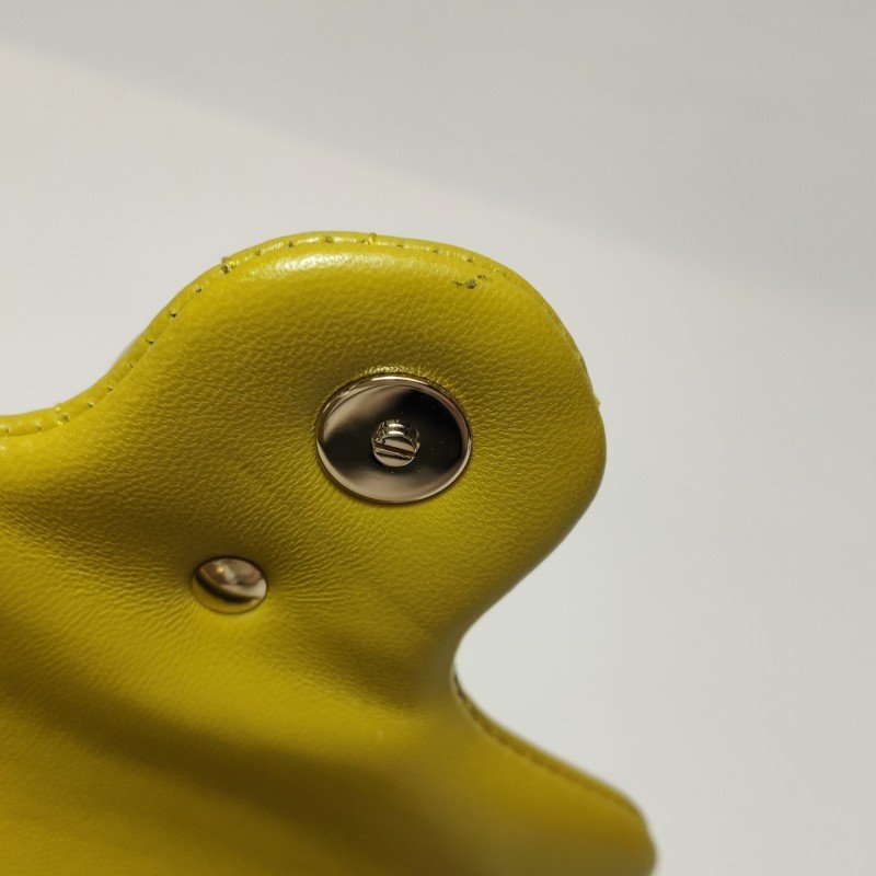 Gucci GG Marmont迷你羊皮V紋絎縫雙G標誌口蓋包斜背包-11