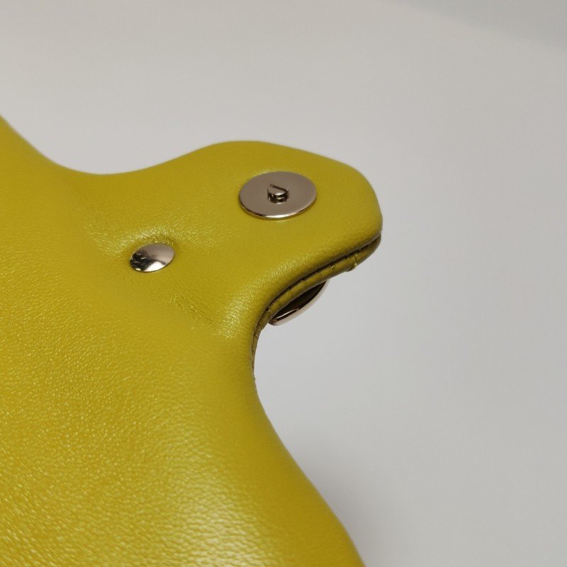 Gucci GG Marmont迷你羊皮V紋絎縫雙G標誌口蓋包斜背包-14