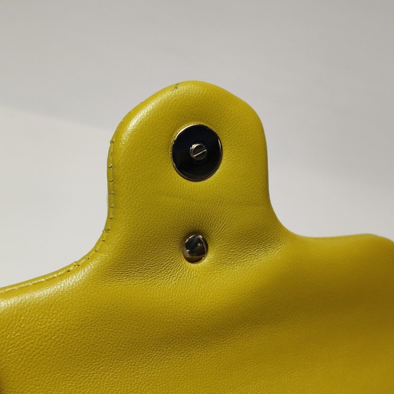 Gucci GG Marmont迷你羊皮V紋絎縫雙G標誌口蓋包斜背包-15