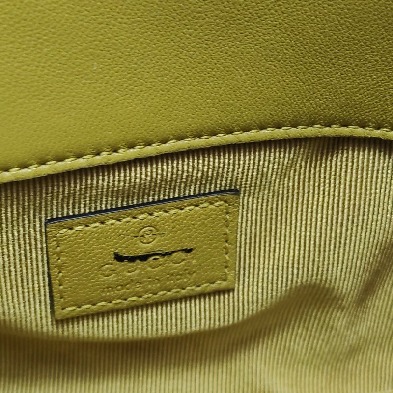 Gucci GG Marmont迷你羊皮V紋絎縫雙G標誌口蓋包斜背包-17