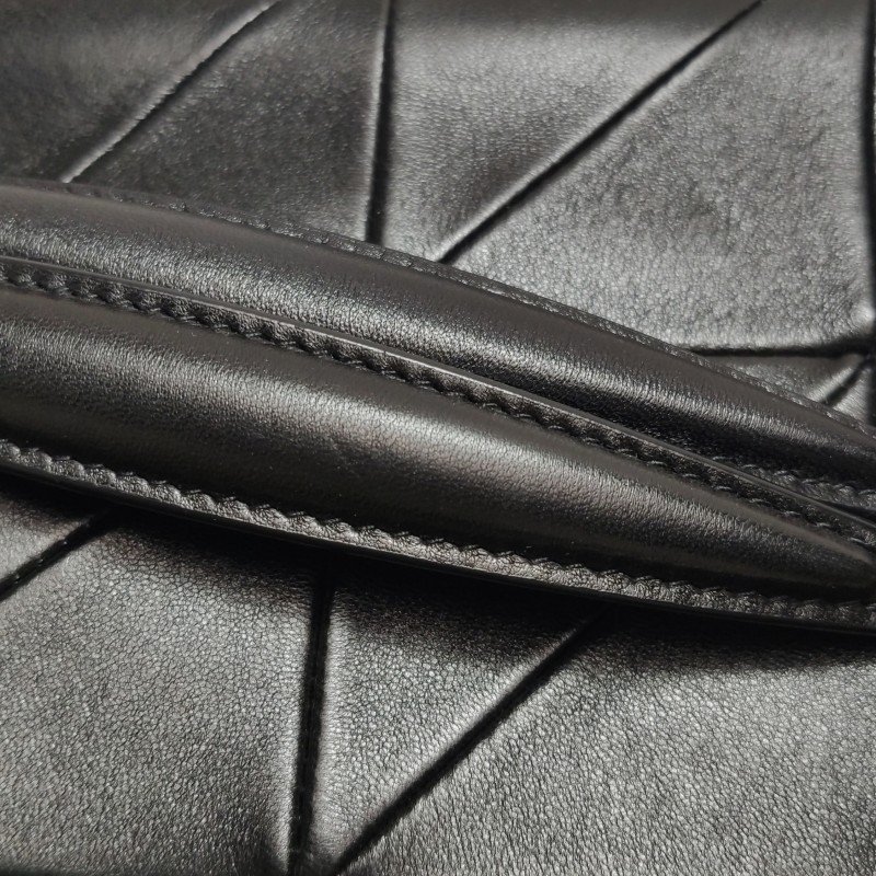 Saint Laurent Jamie 4.3中型羊皮純色YSL標誌單肩包-23