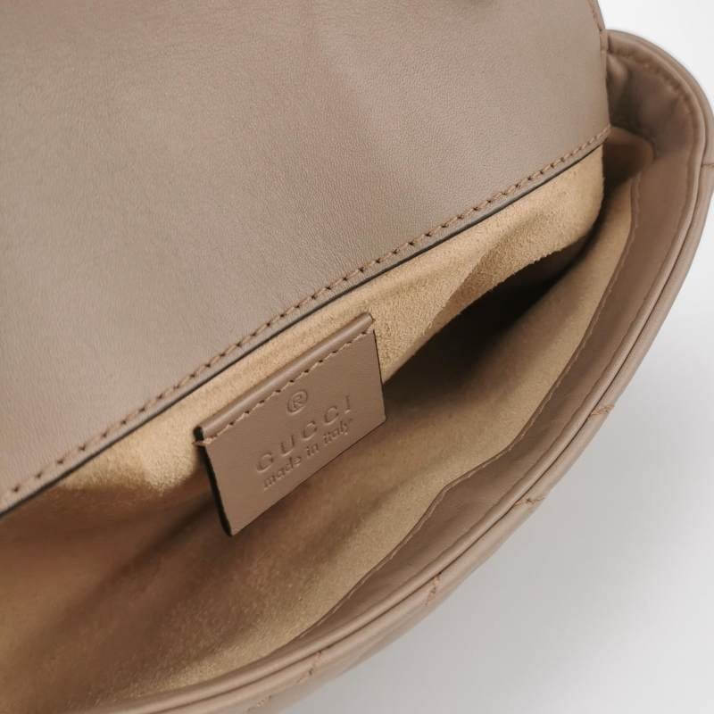 Gucci GG Marmont超迷你牛皮V紋絎縫雙G標誌口蓋包斜背包單肩包-6