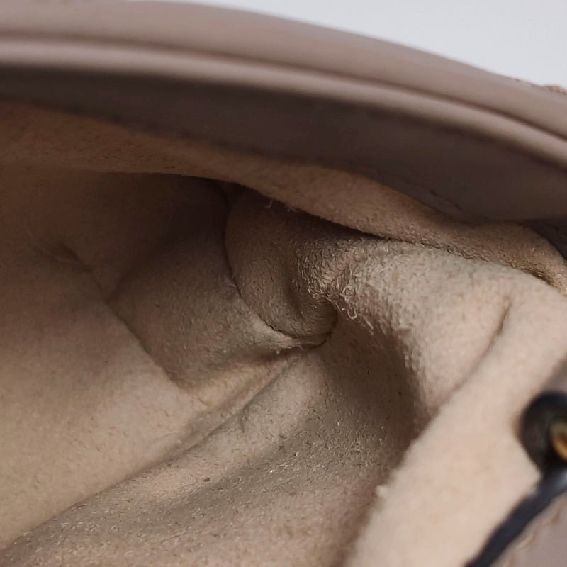 Gucci GG Marmont超迷你牛皮V紋絎縫雙G標誌口蓋包斜背包單肩包-9