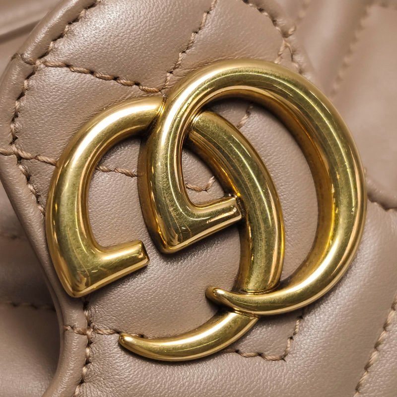 Gucci GG Marmont超迷你牛皮V紋絎縫雙G標誌口蓋包斜背包單肩包-11