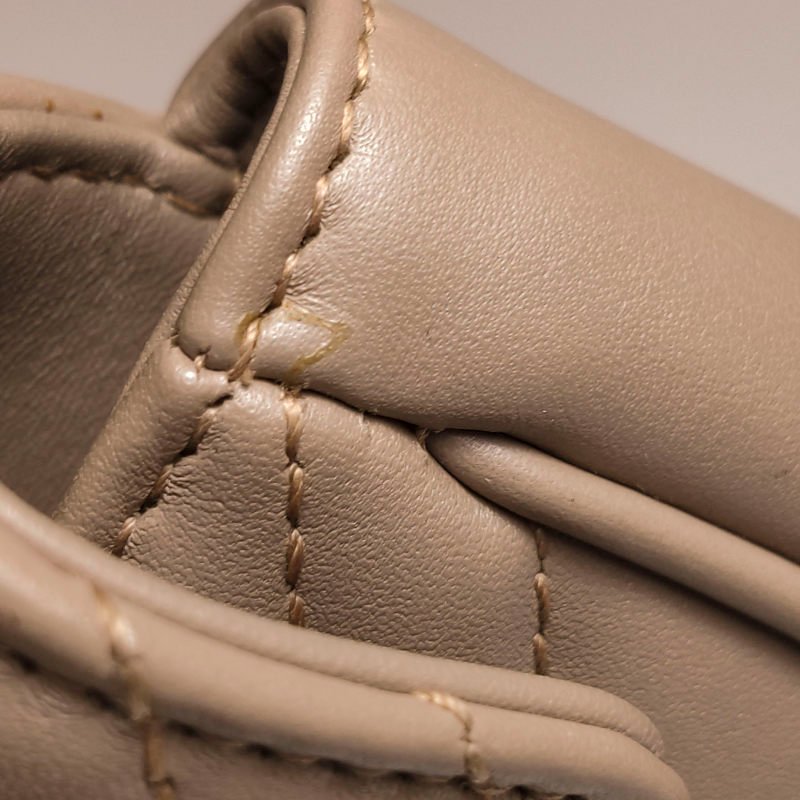 Gucci GG Marmont超迷你牛皮V紋絎縫雙G標誌口蓋包斜背包單肩包-14