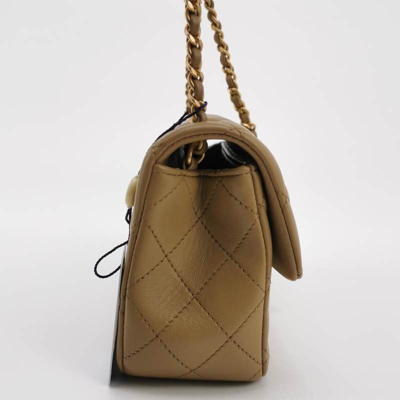 Chanel Classic Flap 季節限定款大mini羊皮金球雙C扣皮穿鏈斜挎包單肩包-3