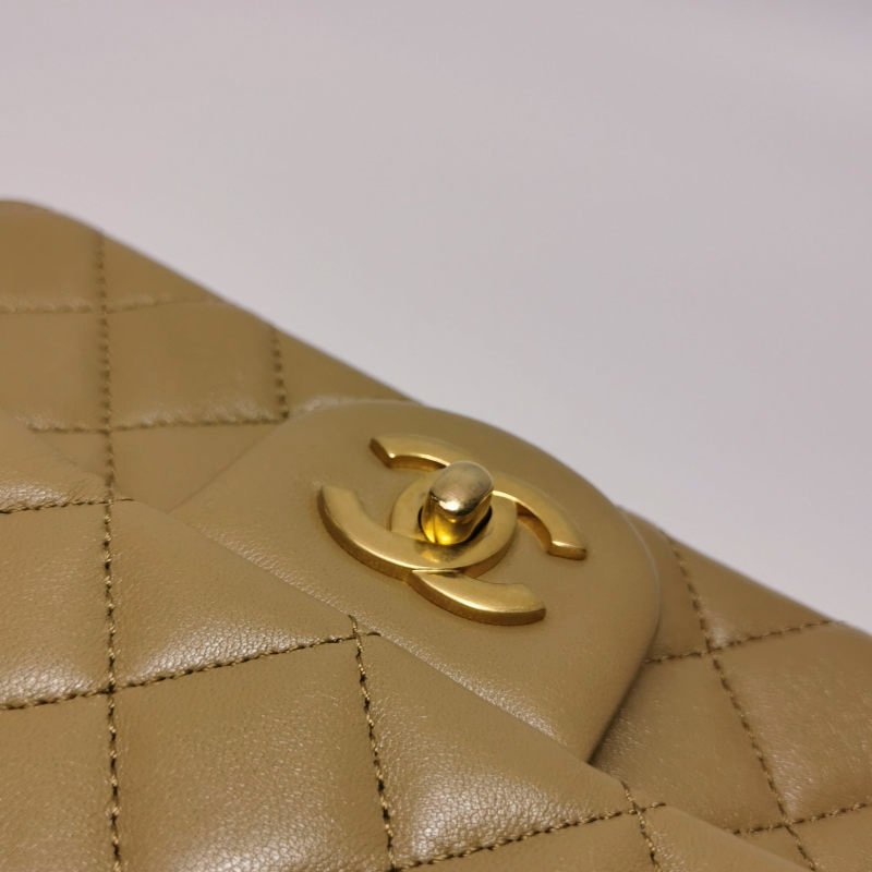 Chanel Classic Flap 季節限定款大mini羊皮金球雙C扣皮穿鏈斜挎包單肩包-11