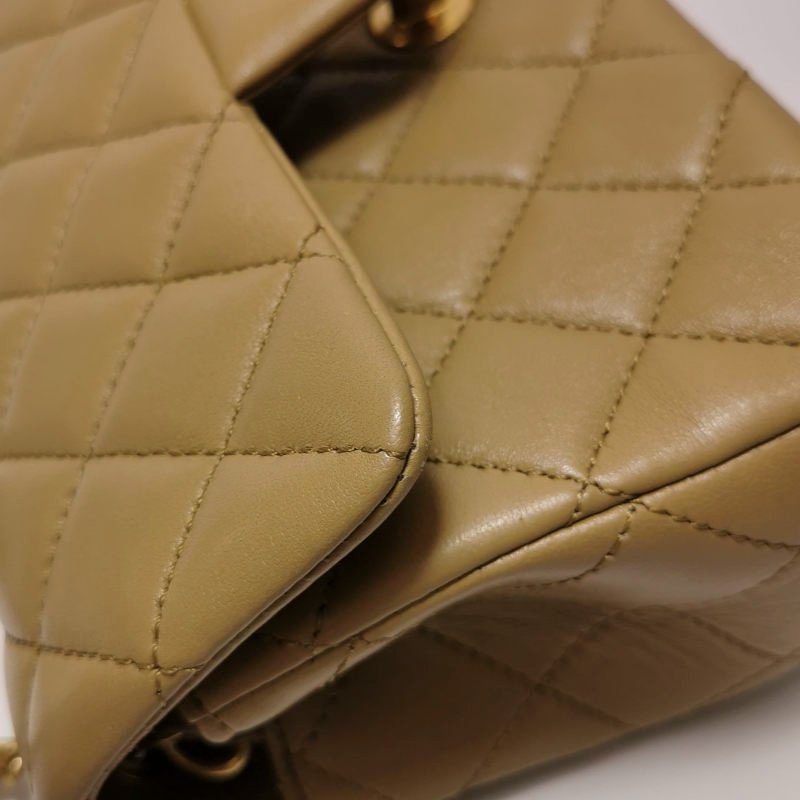 Chanel Classic Flap 季節限定款大mini羊皮金球雙C扣皮穿鏈斜挎包單肩包-15