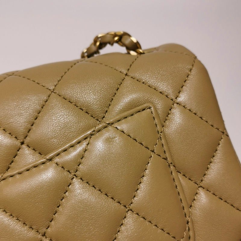 Chanel Classic Flap 季節限定款大mini羊皮金球雙C扣皮穿鏈斜挎包單肩包-18