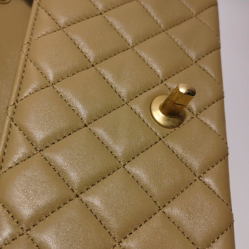 Chanel Classic Flap 季節限定款大mini羊皮金球雙C扣皮穿鏈斜挎包單肩包-20