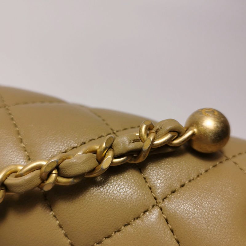Chanel Classic Flap 季節限定款大mini羊皮金球雙C扣皮穿鏈斜挎包單肩包-22