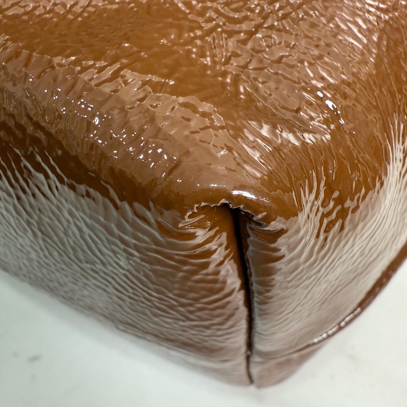 MIUMIU繆繆，Naplak 棕色金扣金屬刻字標誌，油蠟皮飯盒包手提包，尺寸:19x10x15附件：塵袋-5