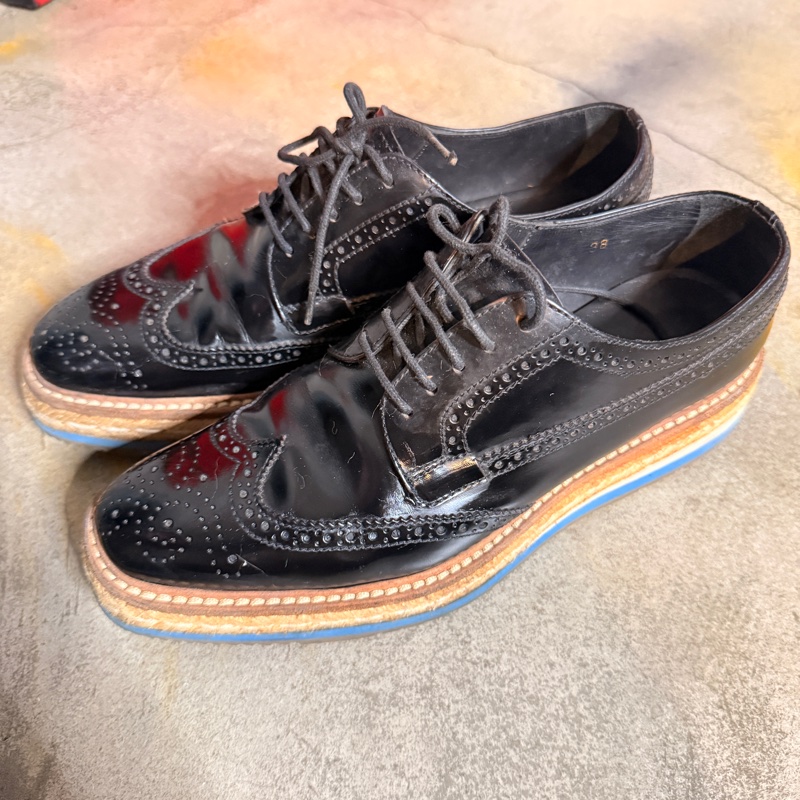 prada 早期雕花牛津鞋-0