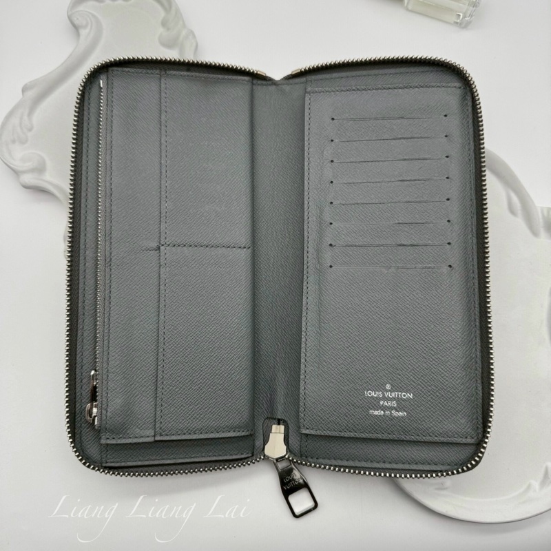 LOUIS VUITTON LV Taiga 牛皮大象灰拉鍊長夾-5