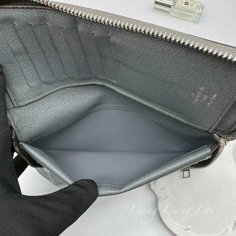 LOUIS VUITTON LV Taiga 牛皮大象灰拉鍊長夾-10