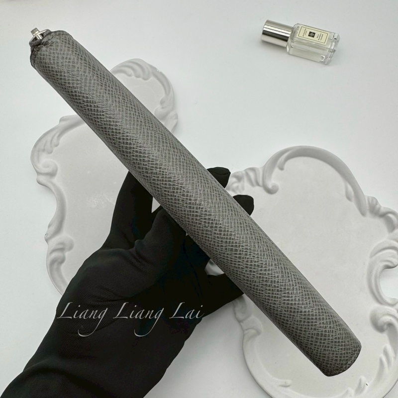 LOUIS VUITTON LV Taiga 牛皮大象灰拉鍊長夾-17