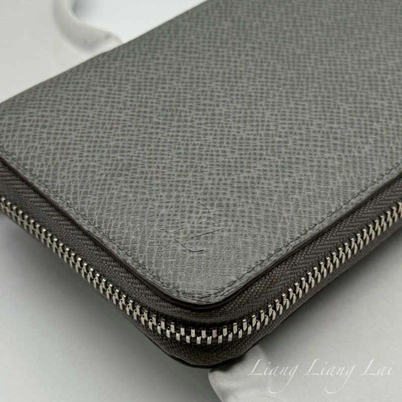 LOUIS VUITTON LV Taiga 牛皮大象灰拉鍊長夾-21