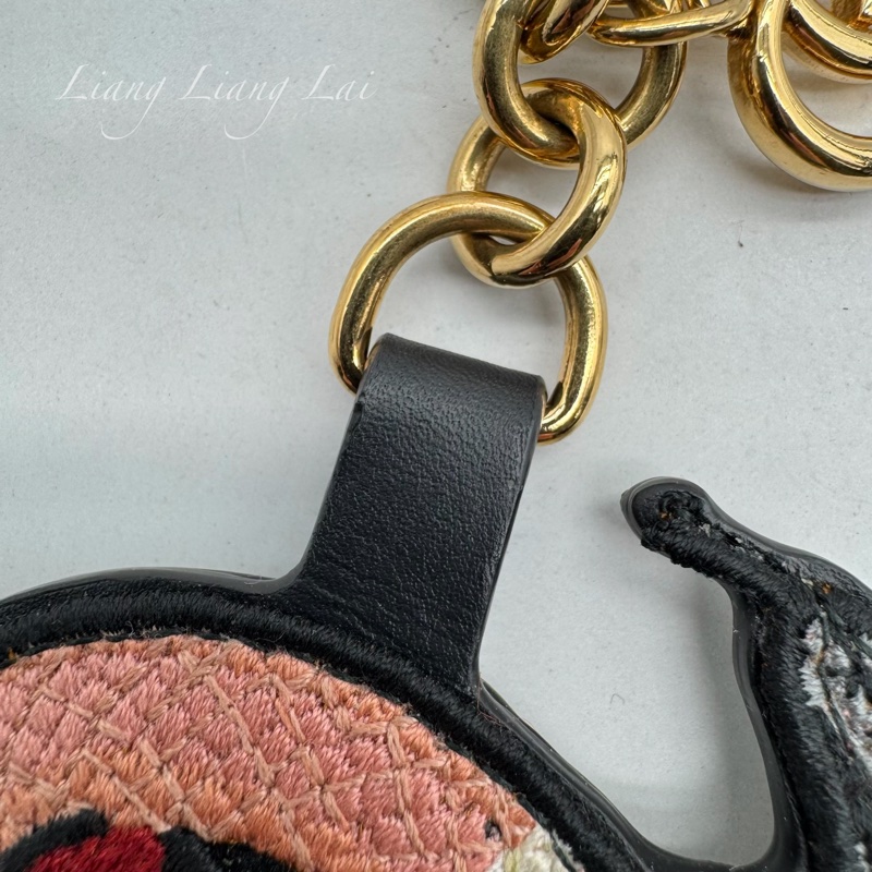 GUCCI GG 古馳Supreme 紅色刺繡心形蛇鏈條掛飾-5