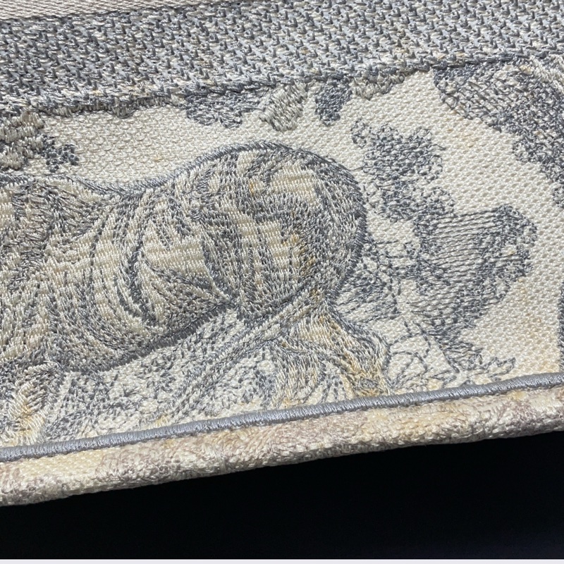 98新DIOR迪奧 BookTote中號茹伊印花老虎圖案 刺繡 托特包Tote包購物袋手提包灰色-6