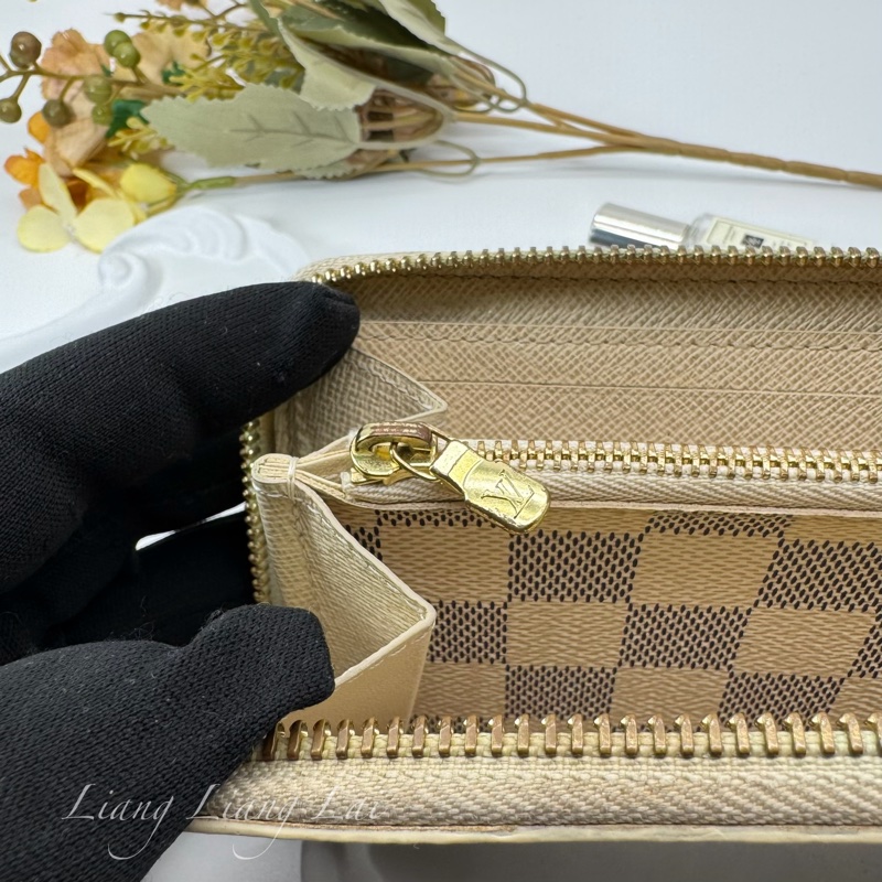 LOUIS VUITTON LV Damier Azur 白棋盤拉鍊長夾-9