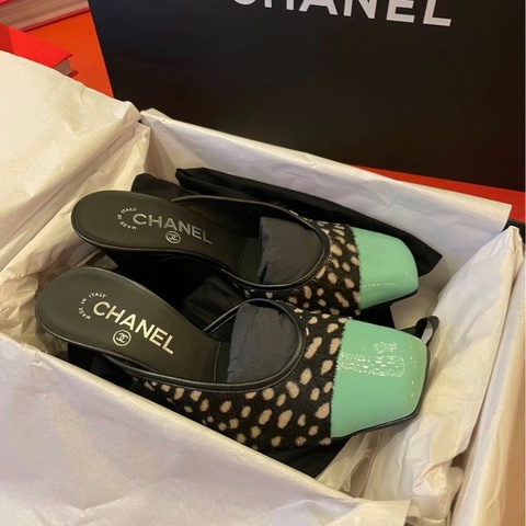 Chanel香奈儿26S拼色高跟鞋