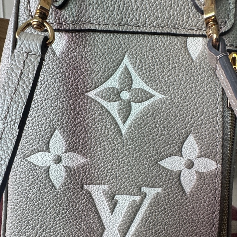 LV tiny斑鳩灰壓紋背包-14