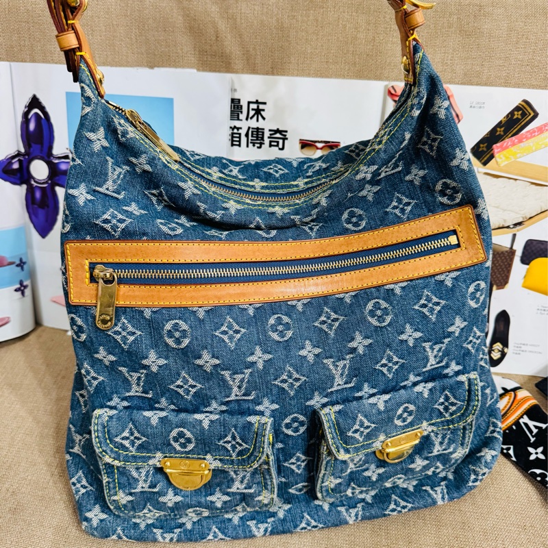 售 二手 真品 L牌藍色牛仔丹寧Baggy包，經典Monogram老花+水洗牛仔，復古又時髦！棕色皮革飾邊+金色五金，細節滿分-14