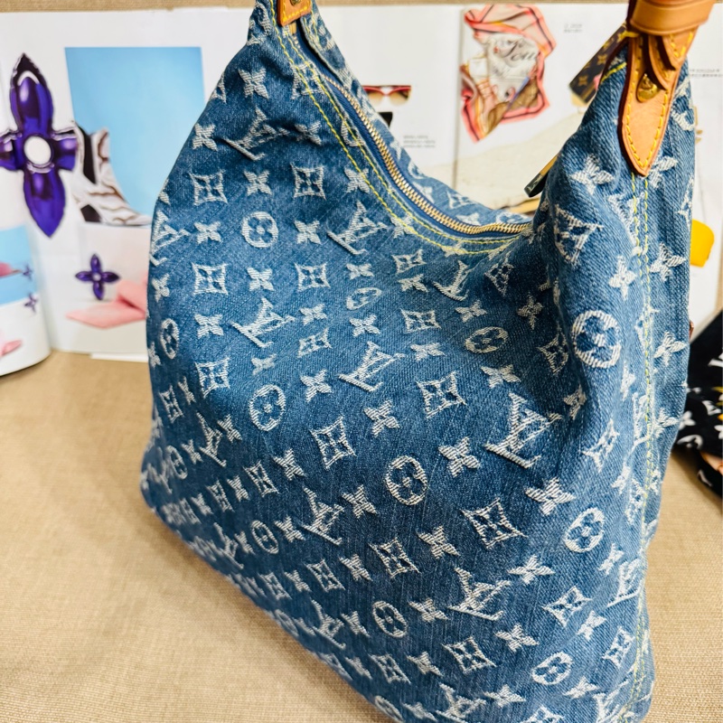 售 二手 真品 L牌藍色牛仔丹寧Baggy包，經典Monogram老花+水洗牛仔，復古又時髦！棕色皮革飾邊+金色五金，細節滿分-15