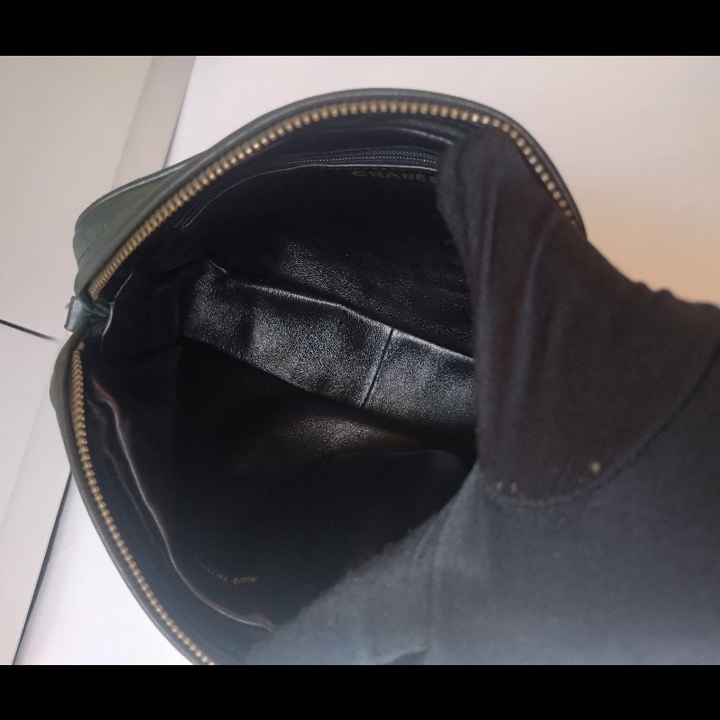 Chanel 金鍊深綠皮革V格斜背相機包-14