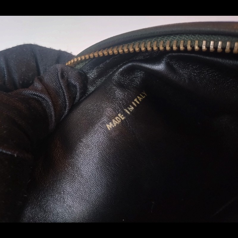 Chanel 金鍊深綠皮革V格斜背相機包-16