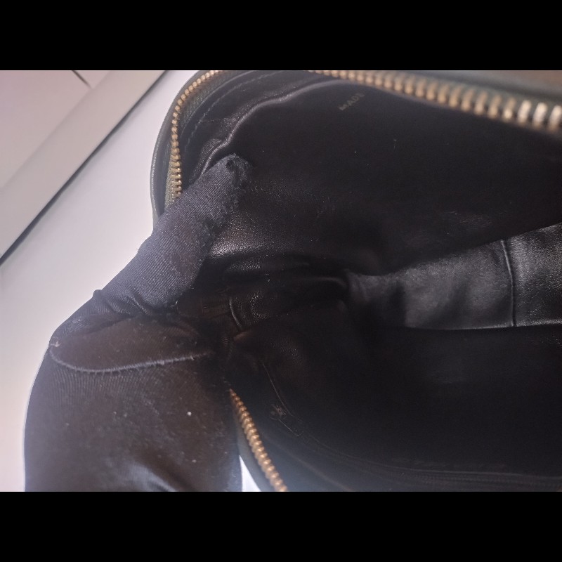 Chanel 金鍊深綠皮革V格斜背相機包-21